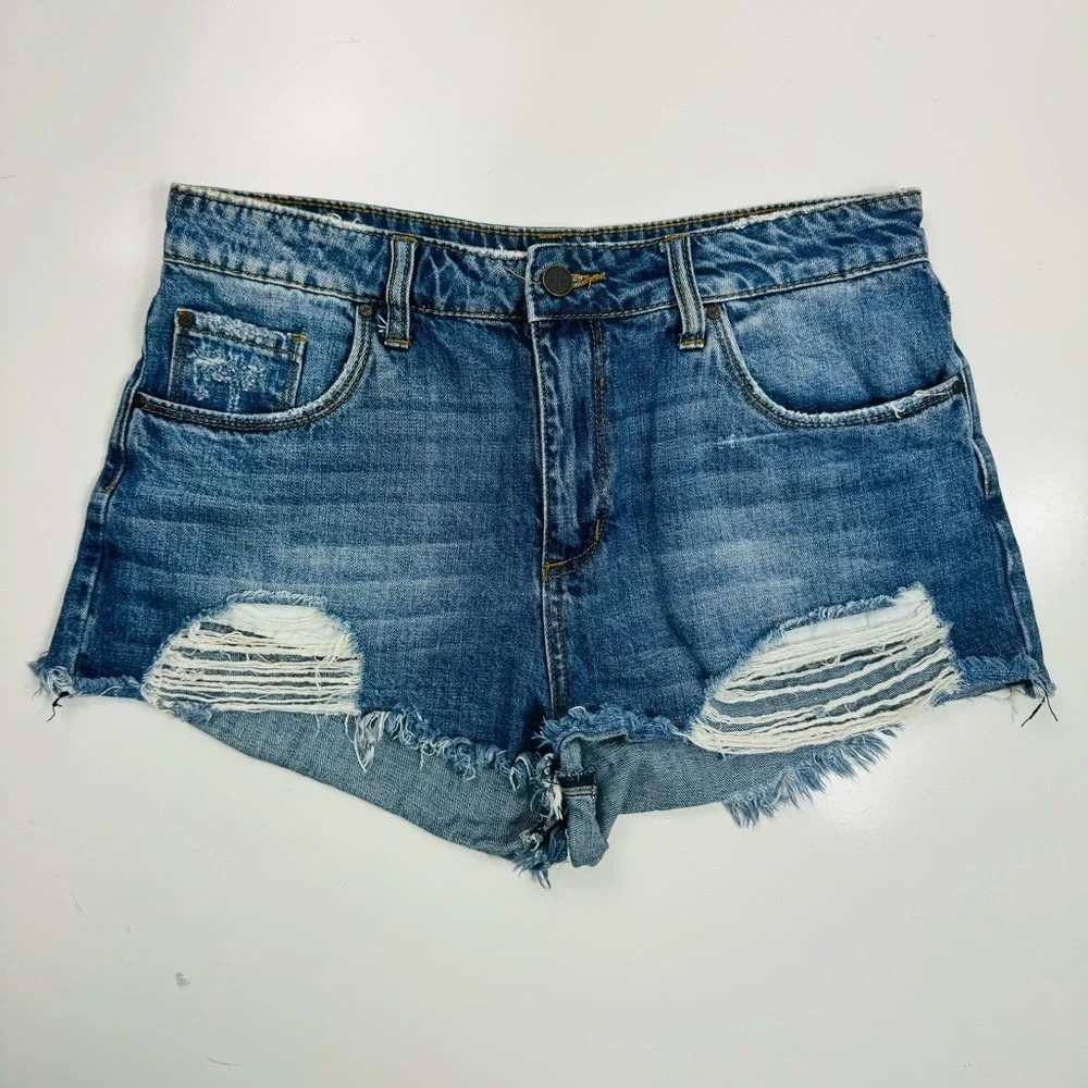 BP. Distressed‎ Medium Wash Short Shorts Sz 28